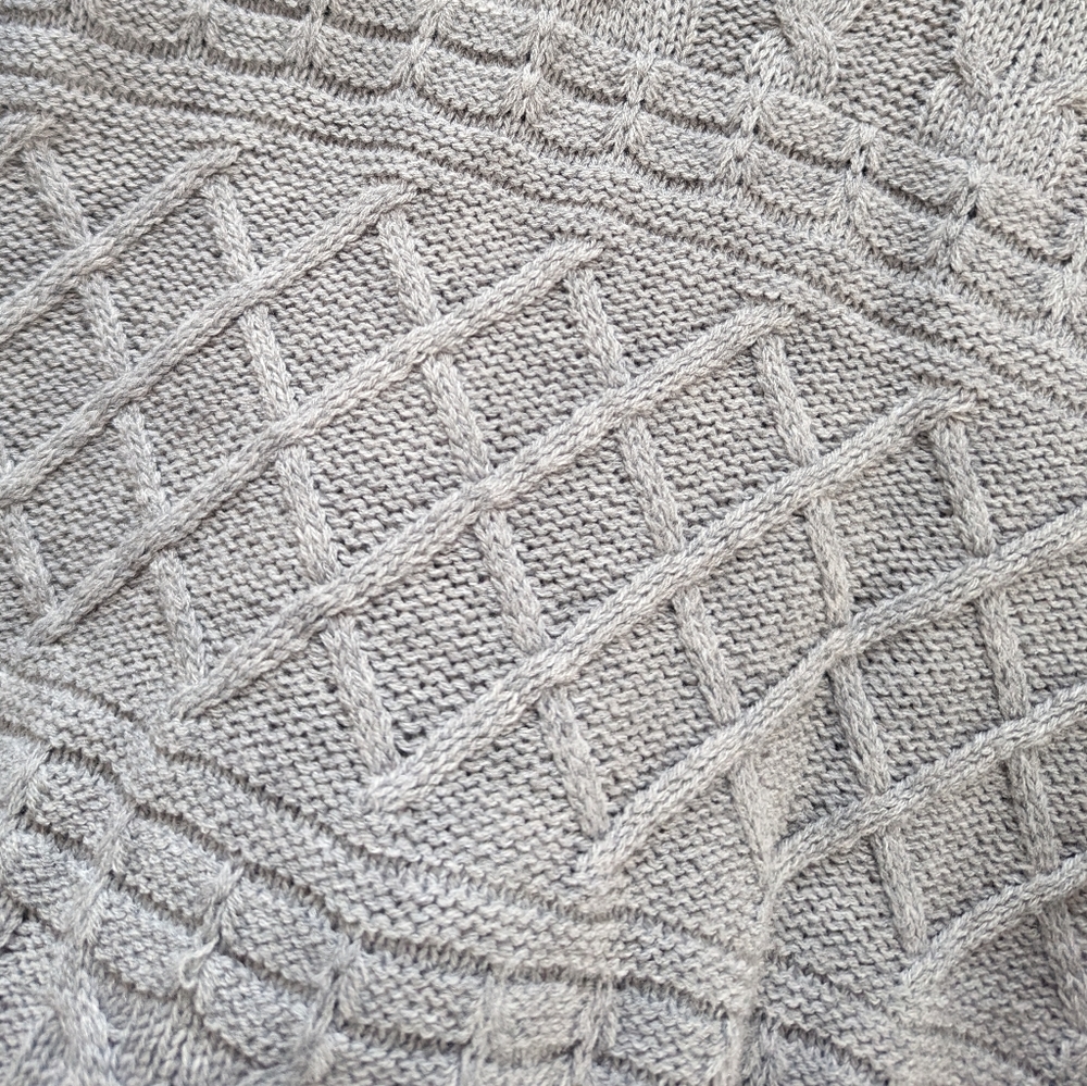 Cable Knit Sweater - Picture 4 of 4